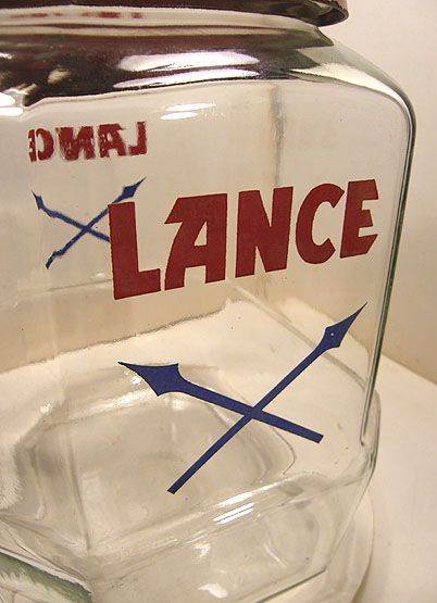 VINTAGE LARGE LANCE SNACK CRACKER GLASS JAR & METAL LID STORE COUNTER