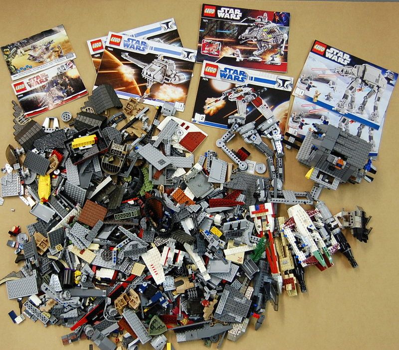 Large Lot of LEGO STAR WARS Sets 7680   7674   7671   8086   8129 w