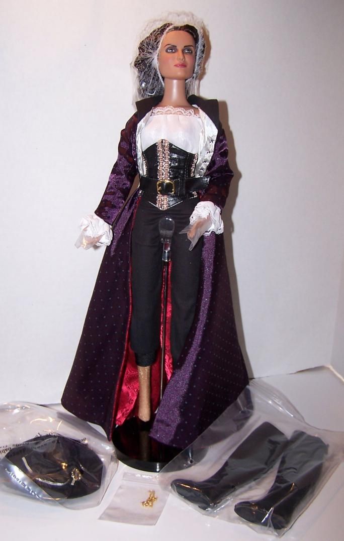 Tonner 16 Penelope Cruz as Angelica Pirates of Caribbean Dressed Doll