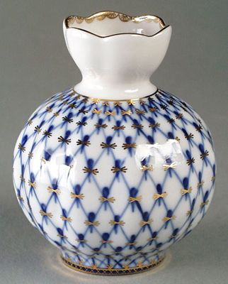 Lomonosov Porcelain Butter Holder Cobalt Net measures 4 H x 5 1/4 D