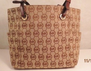 Michael Kors Jet Set Jacquard E w Signature Tote $168