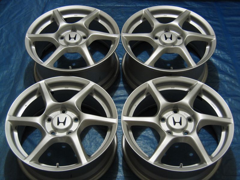 Size (front/rear)16 x 6.5JJ / 16 x 7.5JJ Offset (front/rear