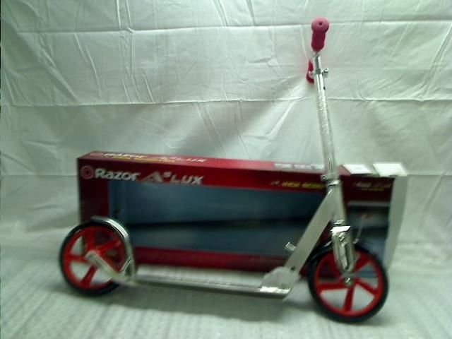 Folding scooter with extra large 200 millimeter urethane wheels