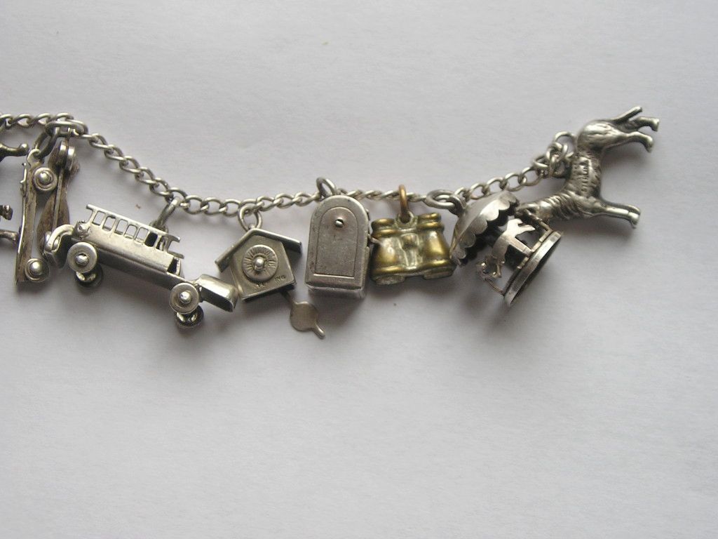 Antique Sterling Silver Moveable Charms Bracelet 18 Charms