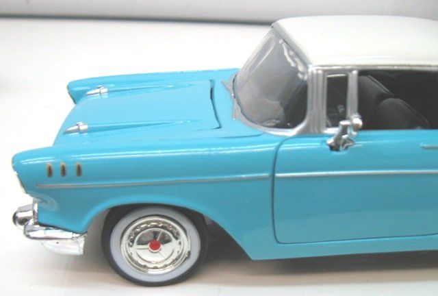 Welly 1957 Chevy Bel Air 2 Tone Baby Blue 1 24