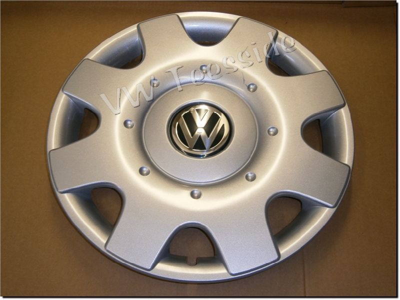 Genuine VW Passat 16 Chrome Wheel Trim 3B0601147G / 3B0 601 147 G GJW