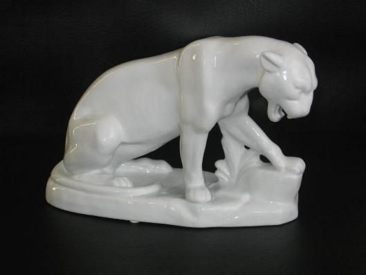 Porzellanfigur Puma Katze weiss glasiert 28cm Artdeco