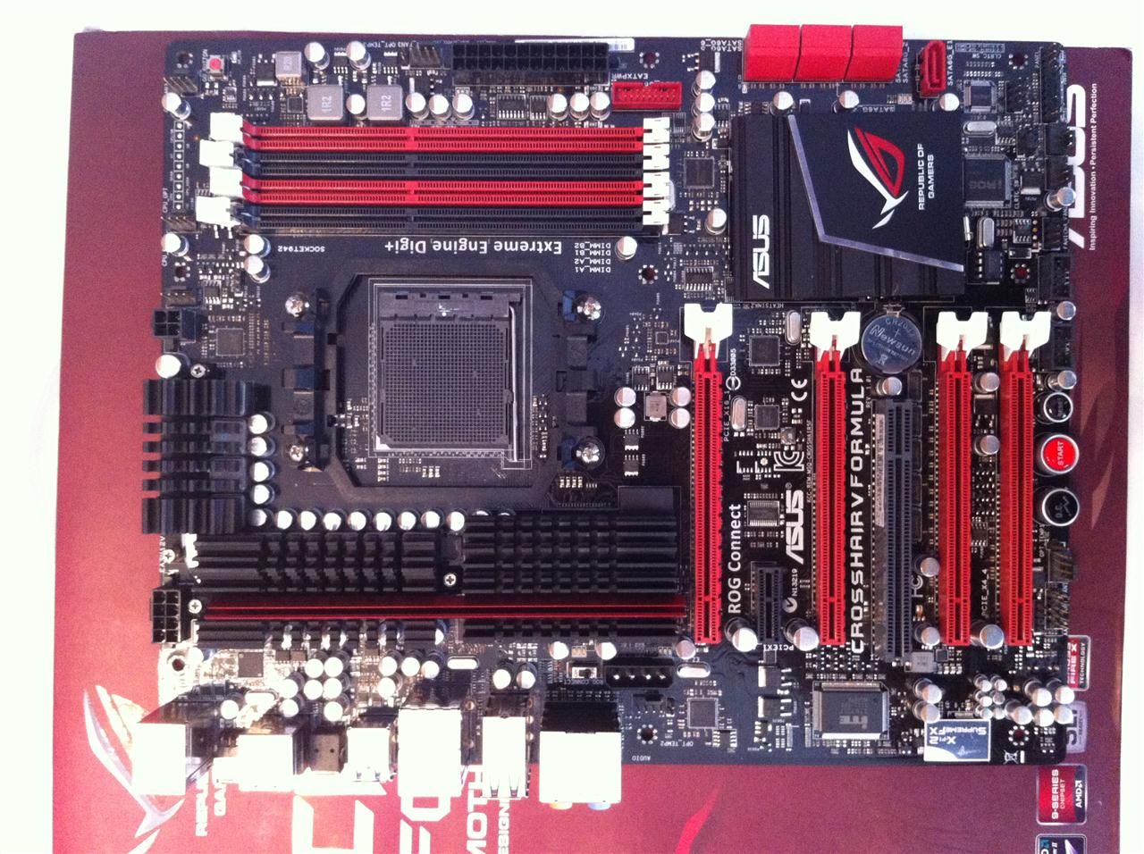 ASUS Crosshair V 5 Formula 990FX, 3x Crossfire/SLI + OVP + Zubehör