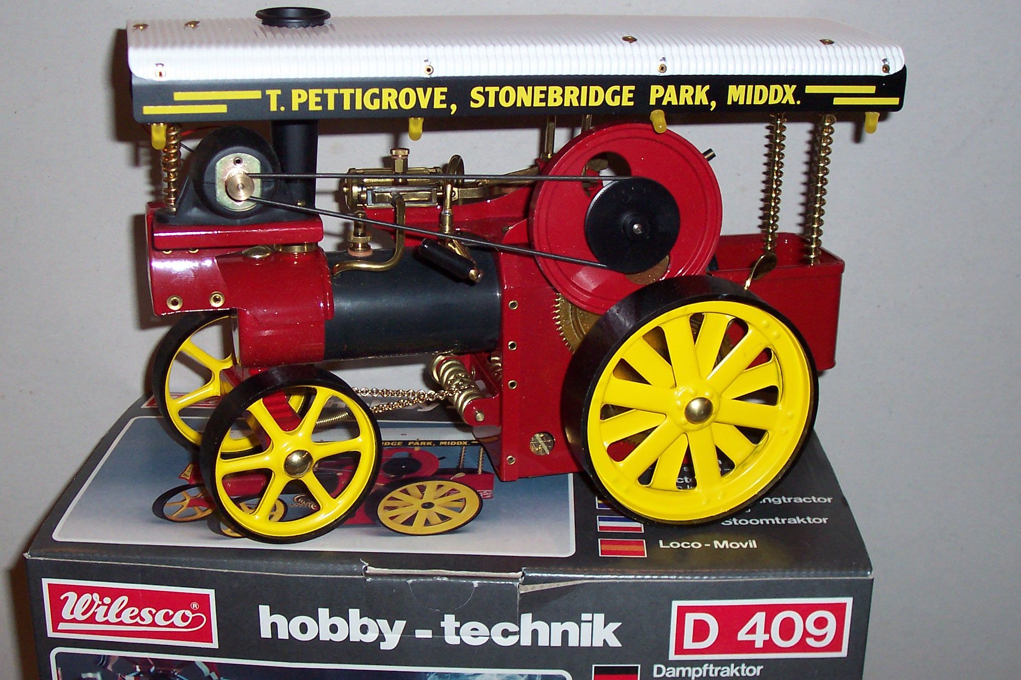 MS TOYS  WILESCO Dampftraktor Showmans Engine D 409