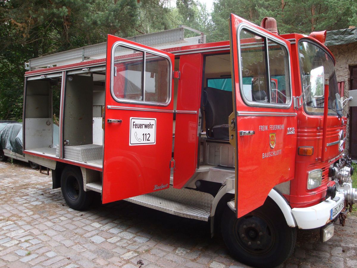 Mercedes 608 Feuerwehr, Bachert LF 8 H Kenzeichen Oldtimer