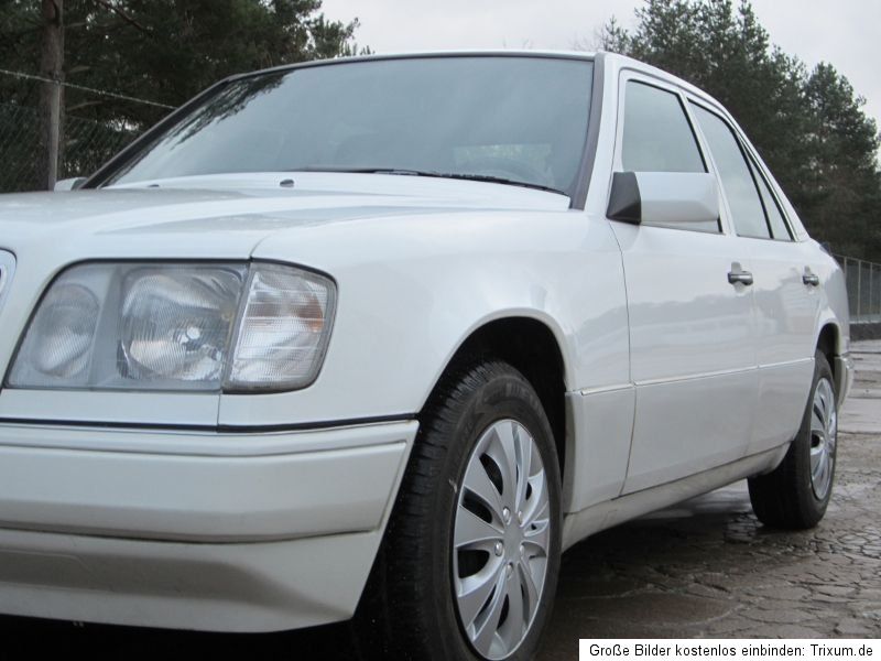 Mercedes E200 Automatik W124 1.Hand Polizei Behördenfahrzeug