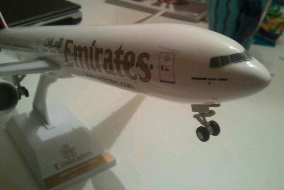 Risesoon/Skymarks Emirates Boeing 777 300