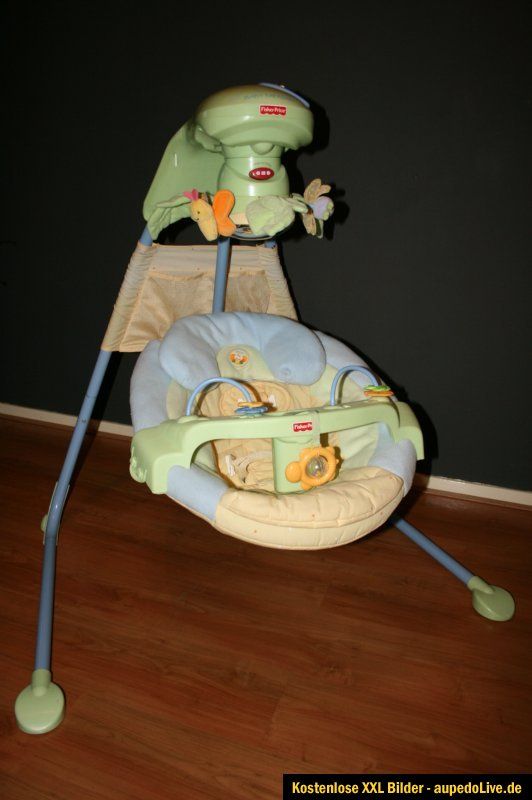 Mit dem kuscheligen Fisher Price Papasan Nestchen können Babys und