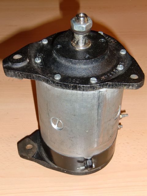 Starter Generator Lichtmaschine BOSCH 0 010 350 101 Oldtimer Schlepper