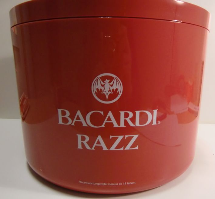 Bacardi Razz Glas Gläser Eisbox Ice Bucket Neu 10 L