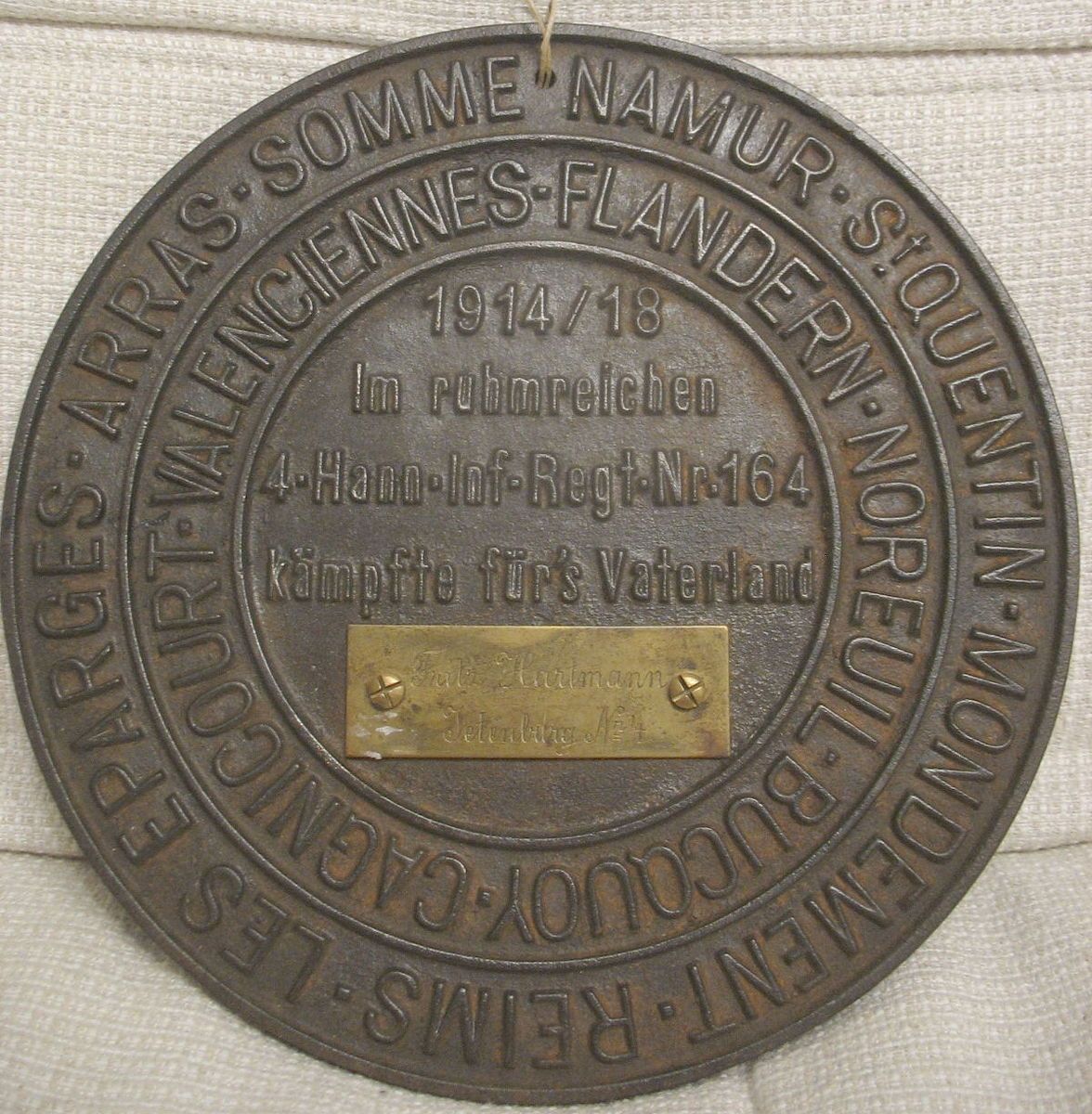 Wandplakette Gusseisen IR 164 Hameln Flandern Somme Arras Namur